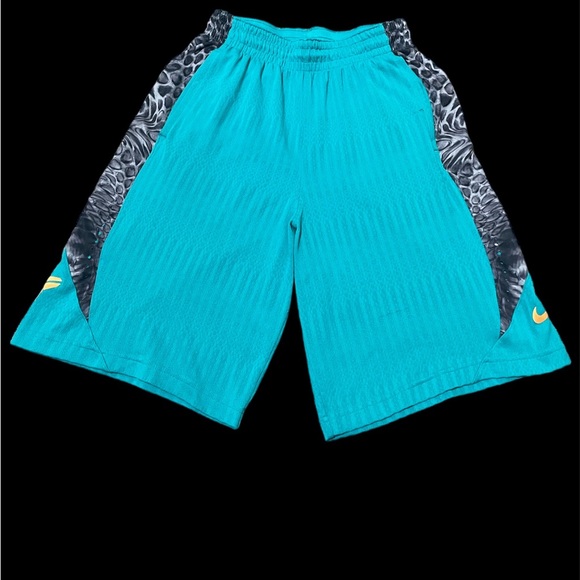 Kobe Nike shorts - Picture 1 of 9